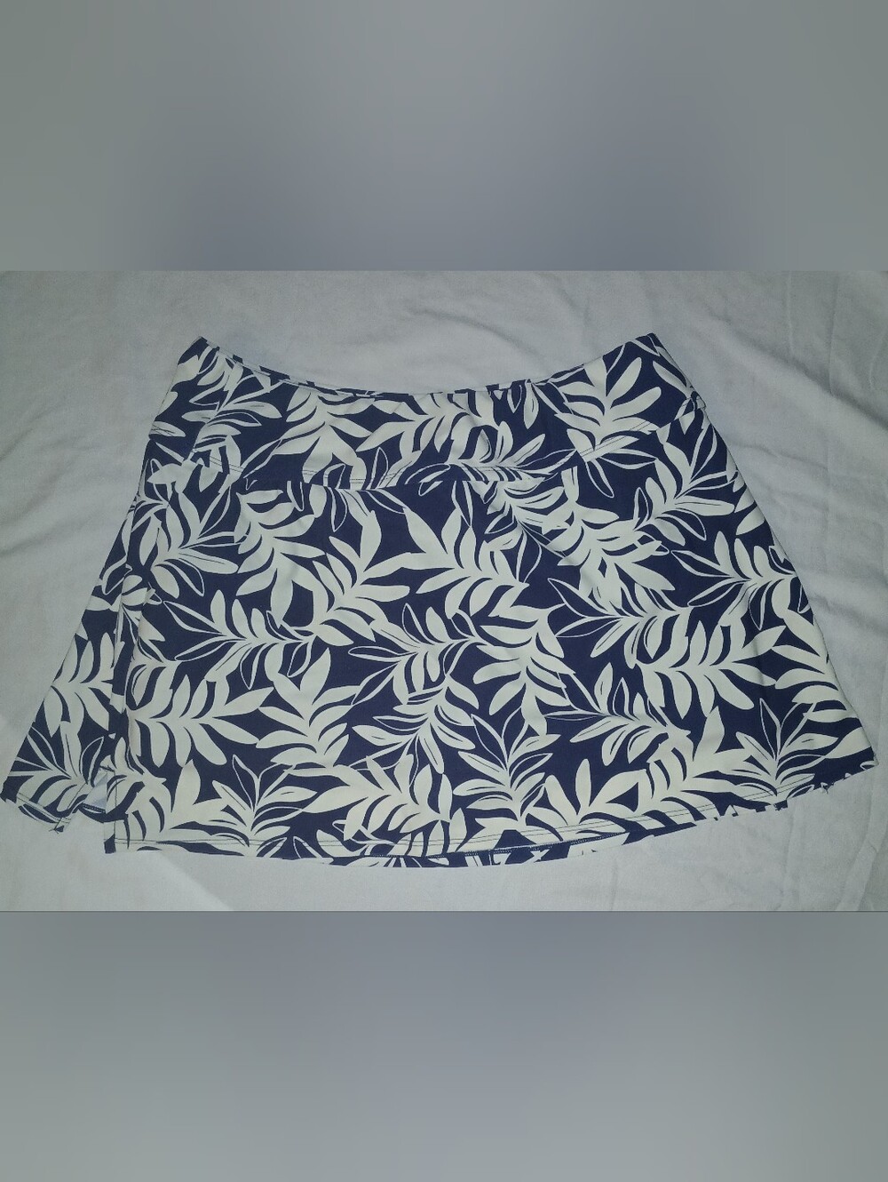 Hurley Navy and White Leaf-Print Swim Skort